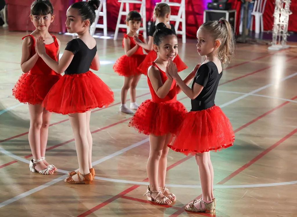 מופע רקדניות של חוג מחול ותנועה לגיל הרך