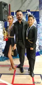 אלופי ריקודים סלוניים ולטיניים בתחרויות בחו''ל עם מנהל בית הספר אבי צור